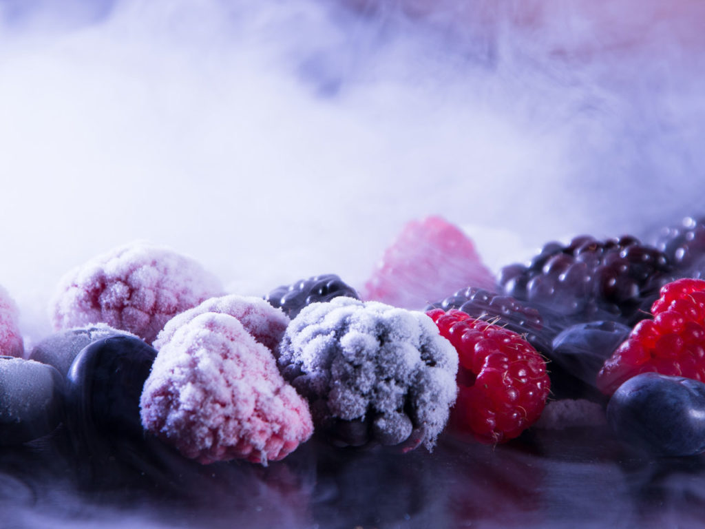 Wie-viele-Kalorien-am-Tag-zum-abnehmen_frozen_fruits